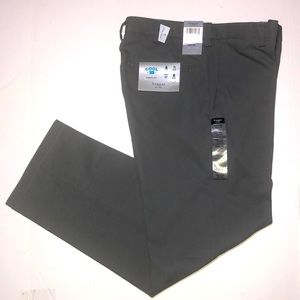 Haggar Men’s New Classic Fit Gray Pants 32